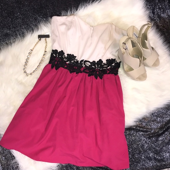 Francesca's Collections Dresses & Skirts - Strapless Lace Dress